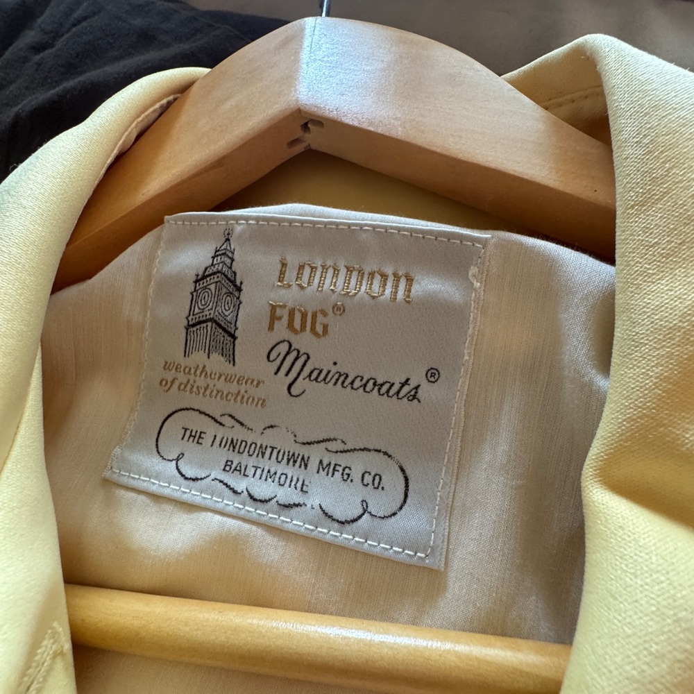 London Fog elegant lined  Yellow Women's trench coat - Picture 11 of 16